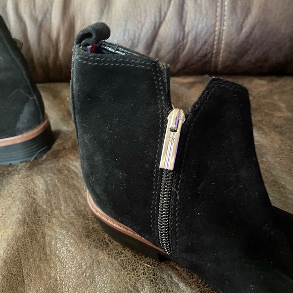 Tommy Hilfiger Black Ankle‎ Boots - Picture 8 of 8